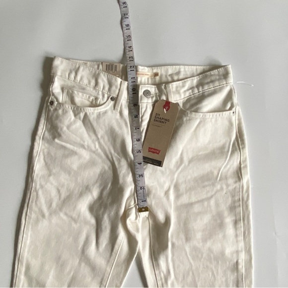 Levi’s Size 30 X 32 Women’s Mid Rise Tummy Slimming Shapes Hip And Thigh… - Picture 6 of 8